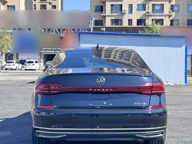 Volkswagen Passat — Фото автомобиля 7