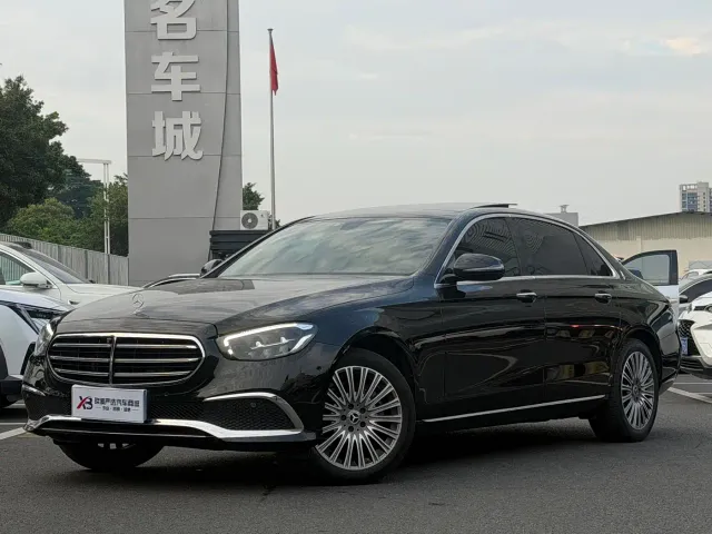 Фотография автомобиля — Mercedes-Benz E-Class