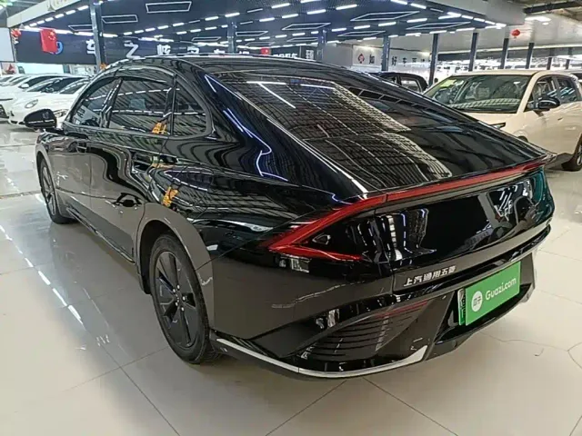 Wuling Starlight — Фото автомобиля 4