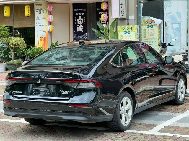 Honda Accord — Фото автомобиля 9