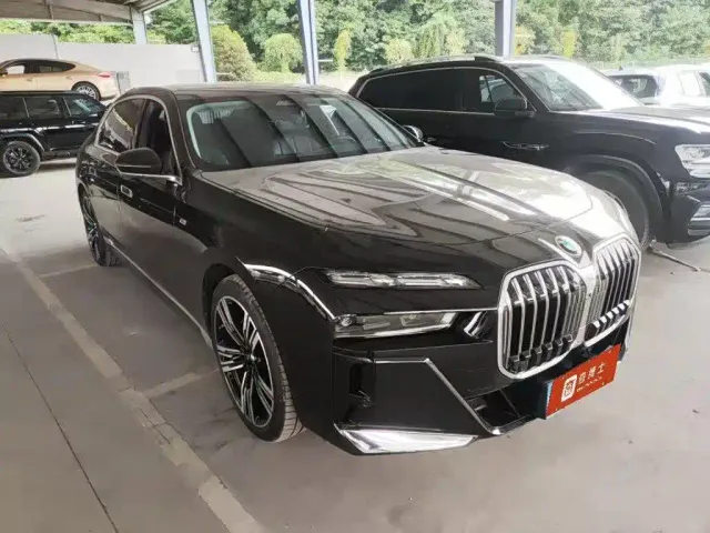 BMW 7 Series — Фото автомобиля 2