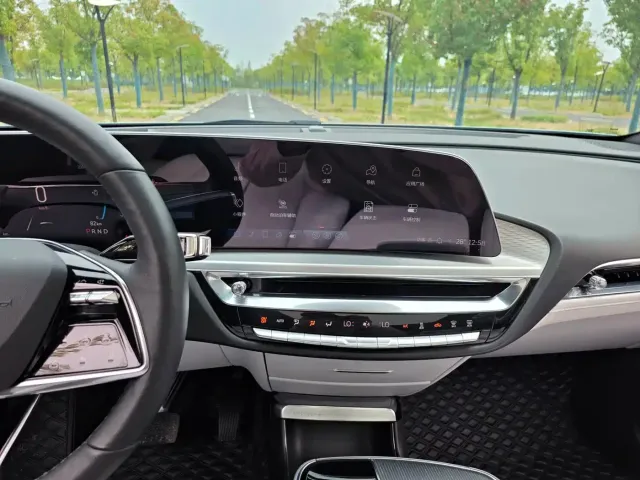 Cadillac Lyriq — Фото автомобиля 17