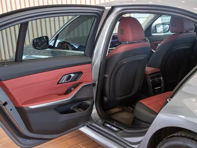 BMW 3 Series — Фото автомобиля 16