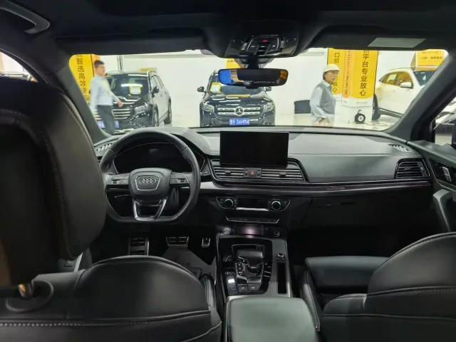 Audi Q5L — Фото автомобиля 11