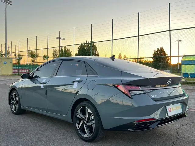 Hyundai Elantra — Фото автомобиля 4