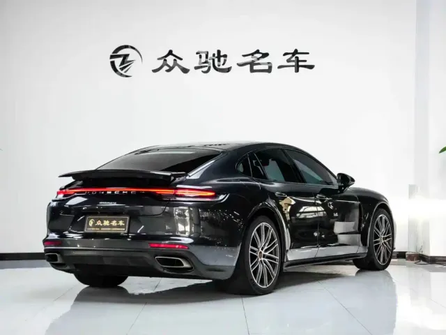 Porsche Panamera — Фото автомобиля 10