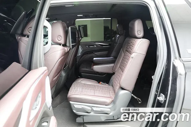 Cadillac Escalade — Фото автомобиля 6