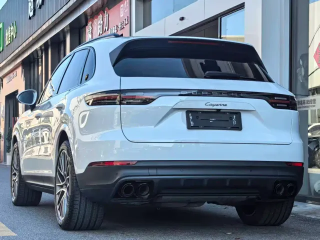Porsche Cayenne — Фото автомобиля 9