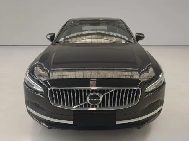 Volvo S90 — Фото автомобиля 2