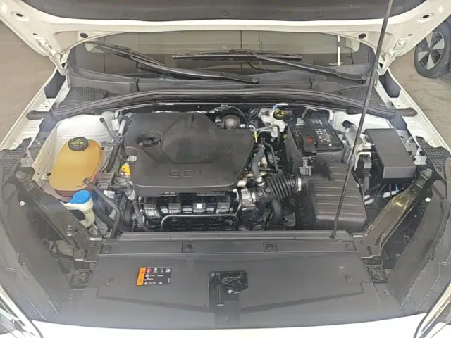 Roewe Roewe i5 2023 1.5L CVT Luxury Edition — Фото автомобиля 19