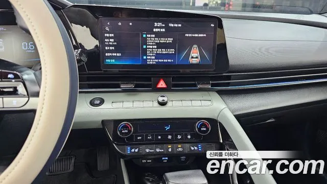 Hyundai Avante CN7 — Фото автомобиля 13