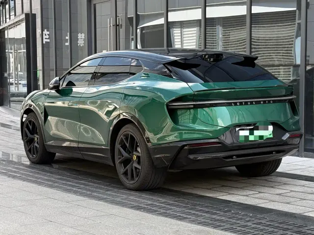 Lotus Eletre — Фото автомобиля 2