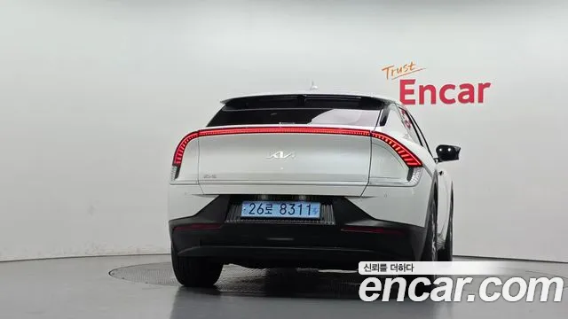 Kia EV6 — Фото автомобиля 4