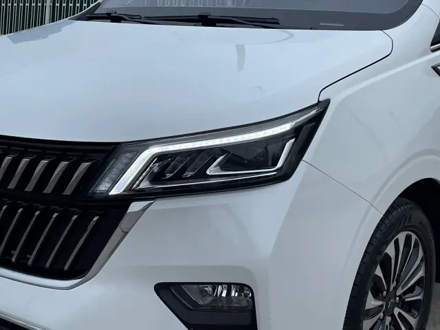 Wuling Jiachen — Фото автомобиля 8