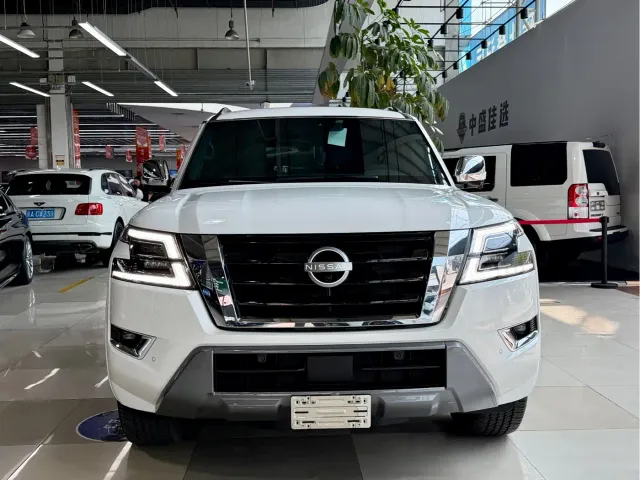Nissan Patrol — Фото автомобиля 2