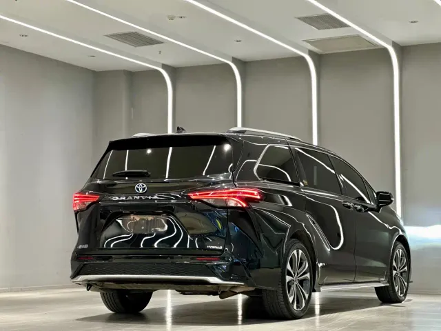 Toyota Granvia — Фото автомобиля 9