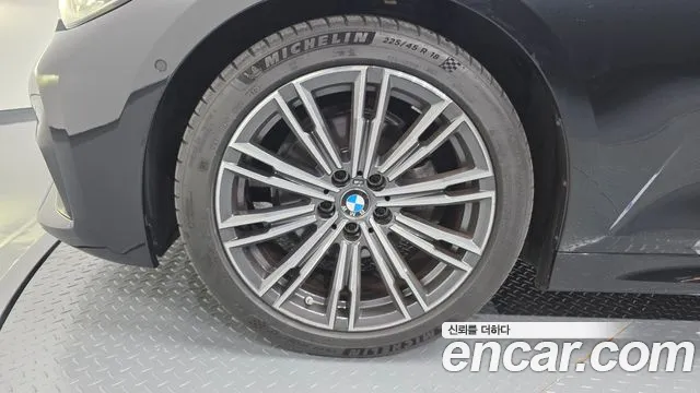 BMW 3-Series 3 серия (G20) 320i M Sport — Фото автомобиля 5
