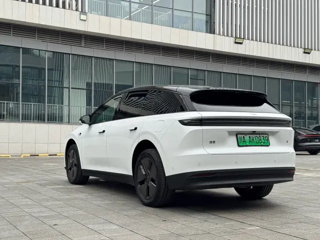 Li Auto i6 — Фото автомобиля 5