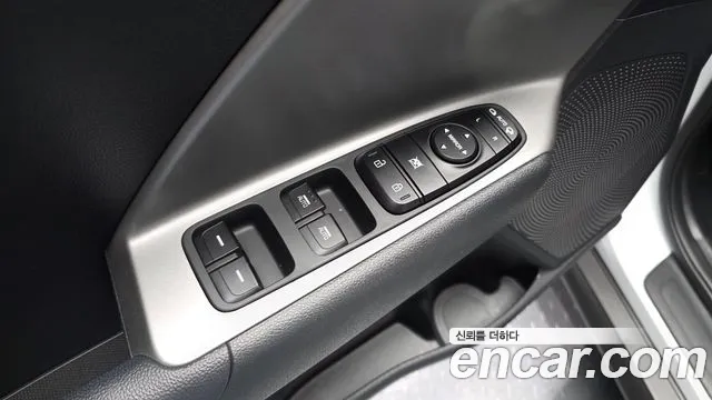 Kia Niro — Фото автомобиля 27