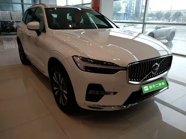Volvo XC60 — Фото автомобиля 3