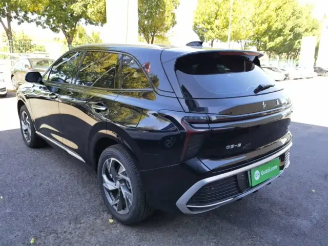 Hongqi HS3 PHEV — Фото автомобиля 4