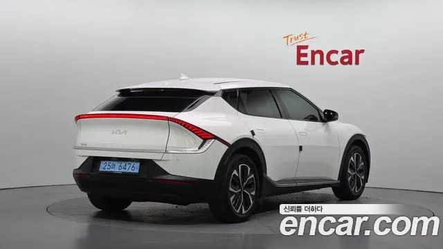 Kia EV6 — Фото автомобиля 2