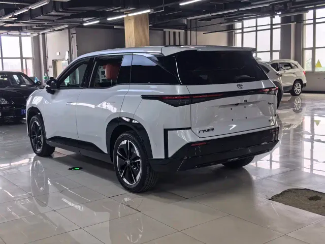 Toyota BoZhi 3X — Фото автомобиля 7