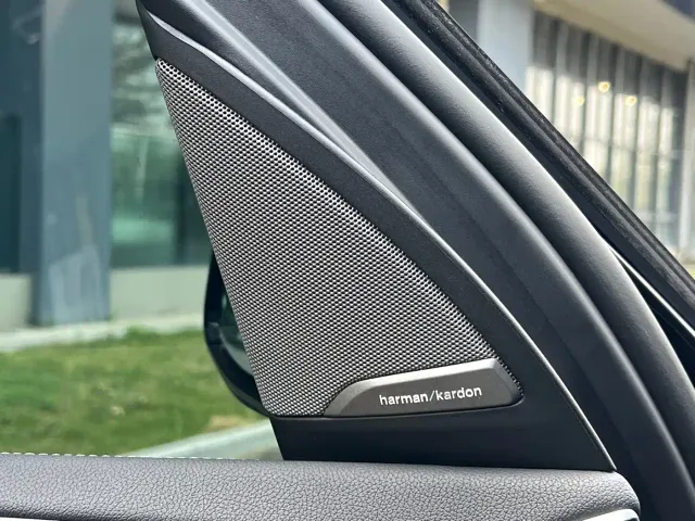 BMW iX3 — Фото автомобиля 13