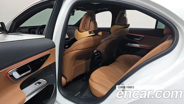 Mercedes-Benz E-Class — Фото автомобиля 11
