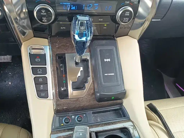 Toyota Vellfire — Фото автомобиля 9