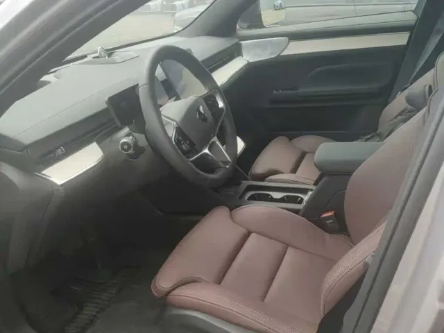 Volvo ES90 — Фото автомобиля 5