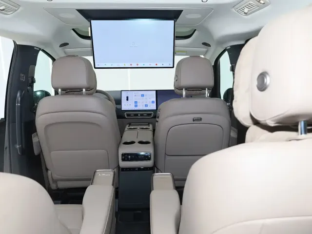 Li Auto MEGA — Фото автомобиля 13