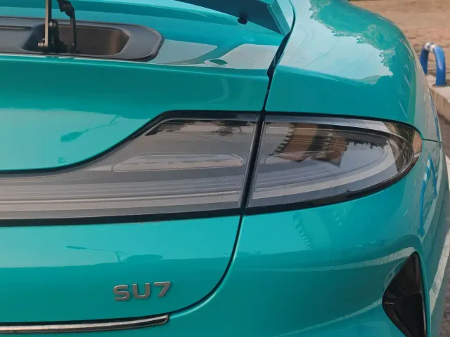 Xiaomi SU7 — Фото автомобиля 8