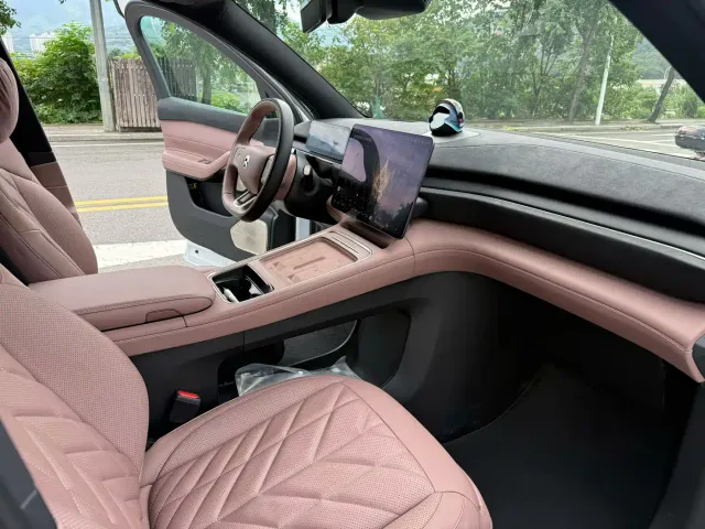 Nio EC6 — Фото автомобиля 9