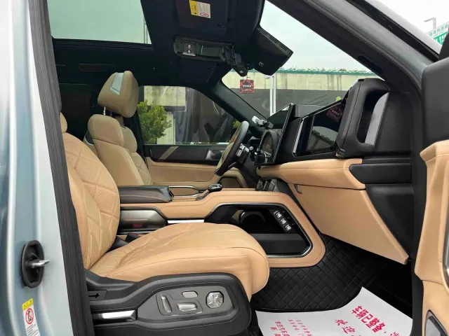 BYD FangChengBao Leopard 8 — Фото автомобиля 11