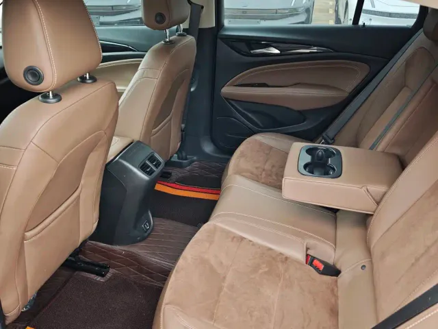Buick Regal — Фото автомобиля 4