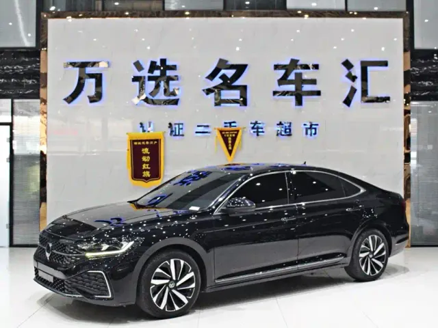 Volkswagen Passat — Фото автомобиля 3