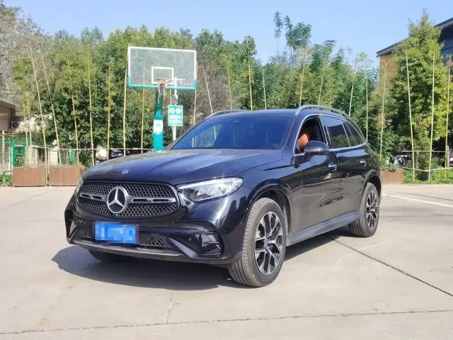 Фотография автомобиля — Mercedes-Benz GLC-Class