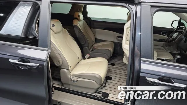 Kia Carnival 4th Gen — Фото автомобиля 12