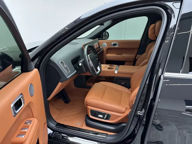 Li Auto L9 — Фото автомобиля 17