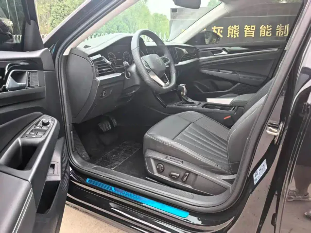 Volkswagen Passat — Фото автомобиля 9