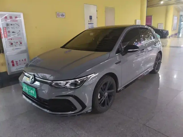 Фотография автомобиля — Volkswagen Golf