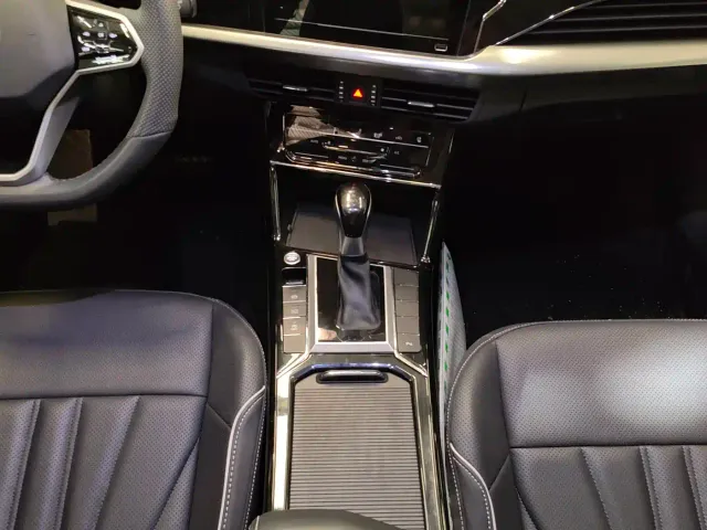 Volkswagen Passat — Фото автомобиля 11