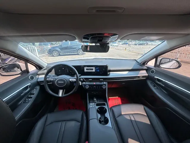 Hyundai Sonata — Фото автомобиля 5
