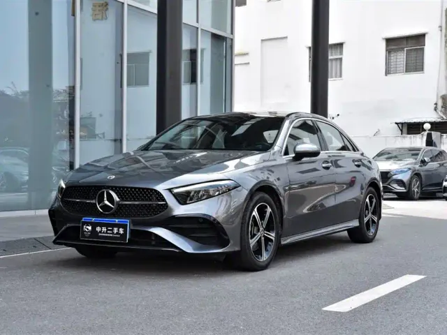 Фотография автомобиля — Mercedes-Benz A-Class