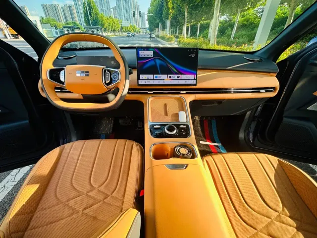 Geely Galaxy Starship 7 EM-i — Фото автомобиля 6