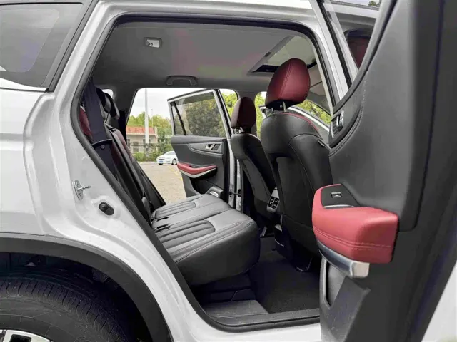 Changan CS75 — Фото автомобиля 18
