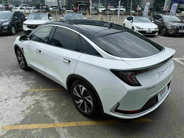 Arcfox Alpha S — Фото автомобиля 6