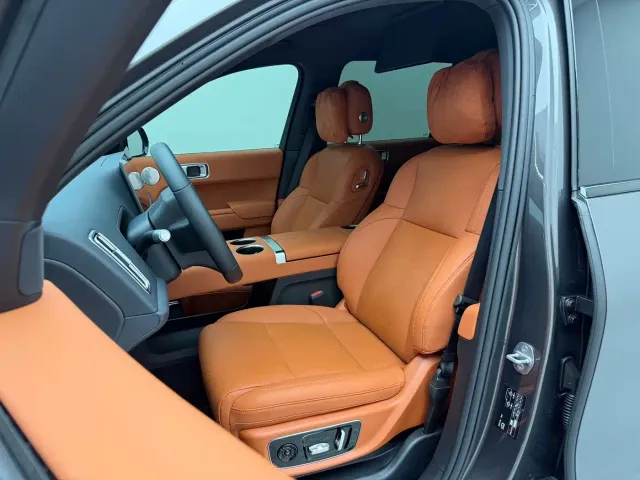 Li Auto L9 — Фото автомобиля 12