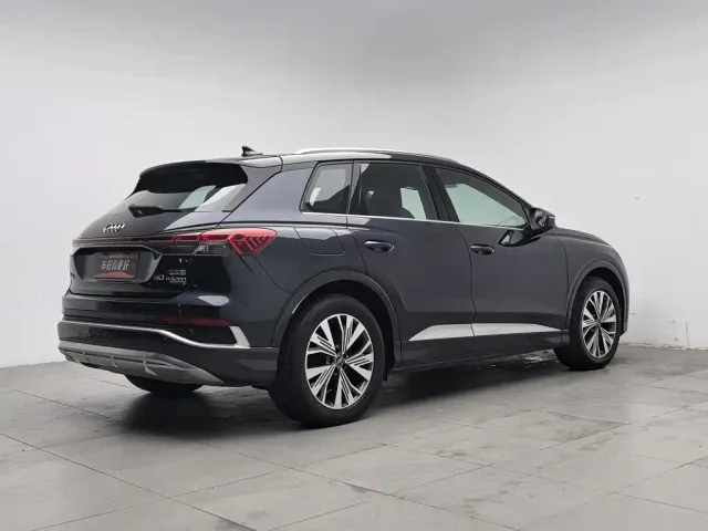 Audi Q4 e-tron — Фото автомобиля 2